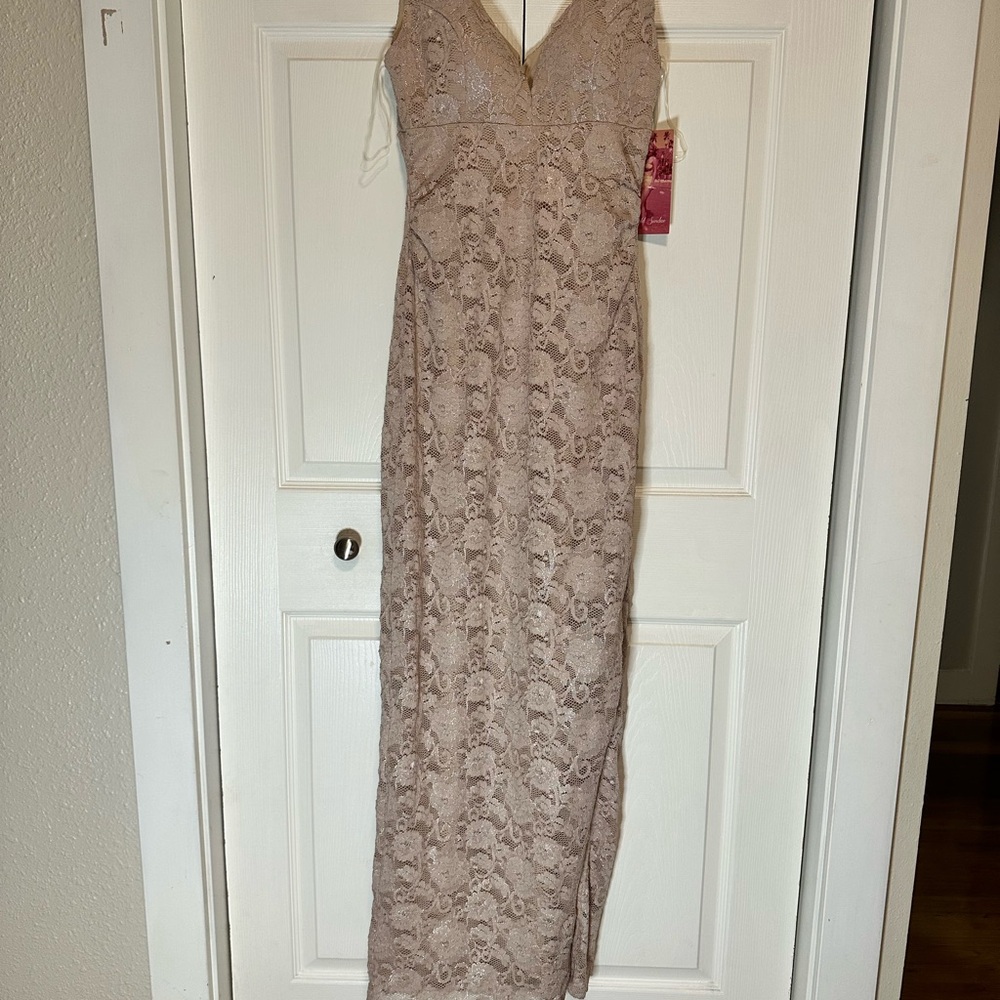 Elegant Lace Maxi Dress